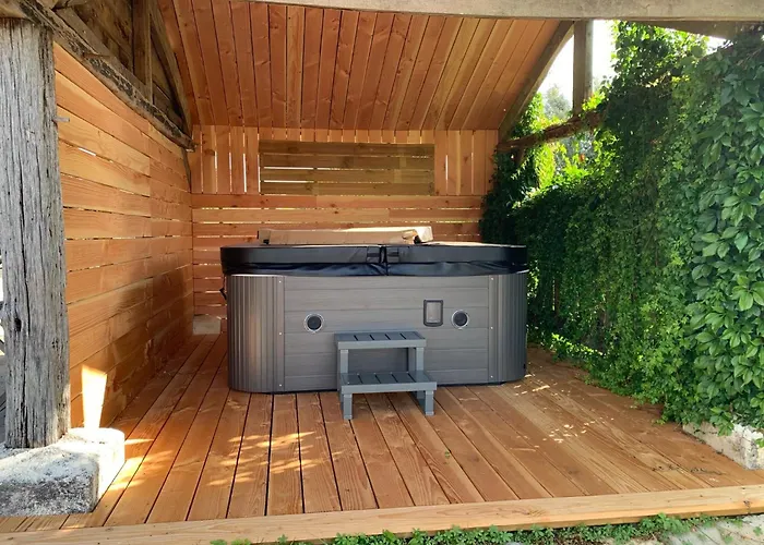 La Chaumiere 3* Varneil